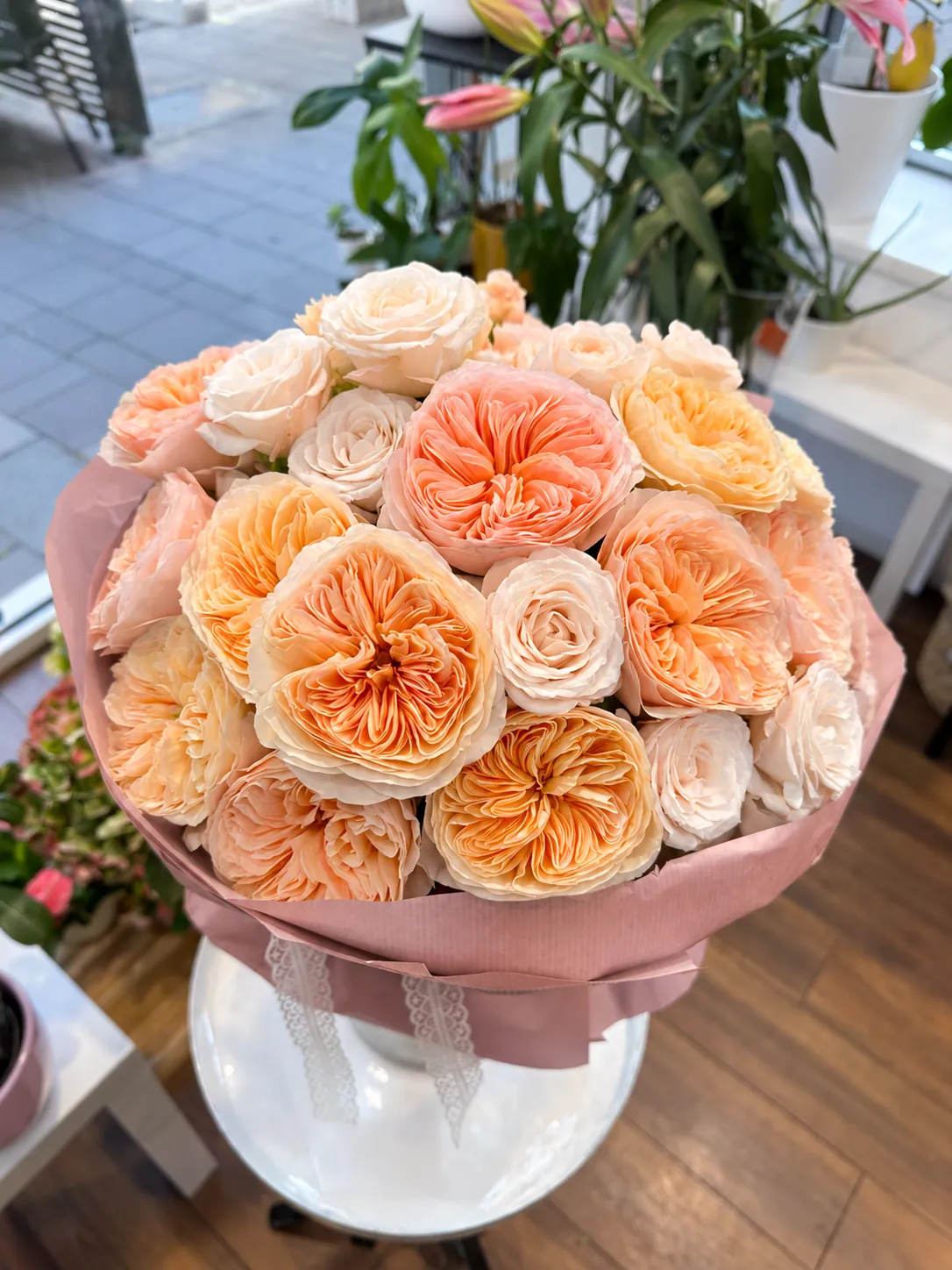 Strauß aus X-pression Rosen in Apricot